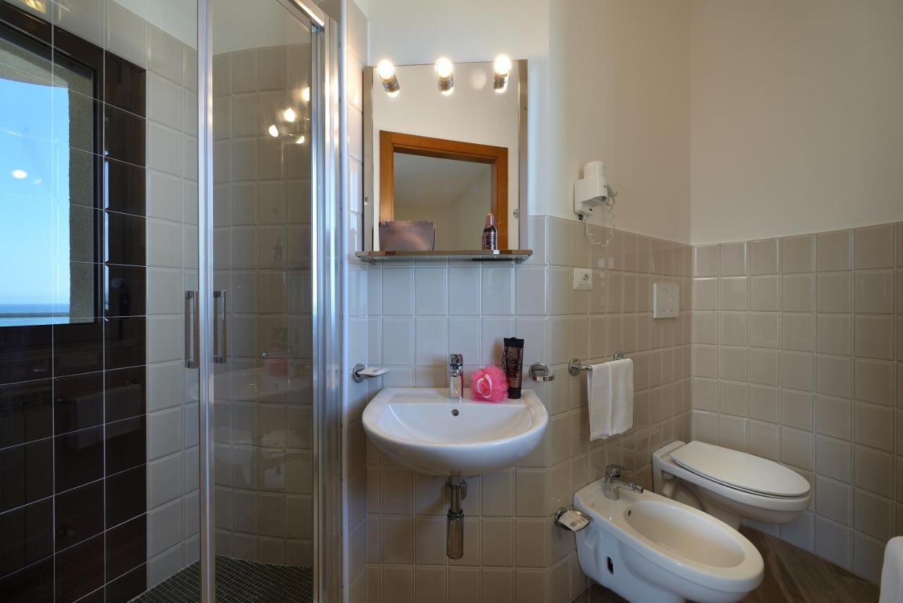 Hotel Nuovo Diana セニガッリア エクステリア 写真