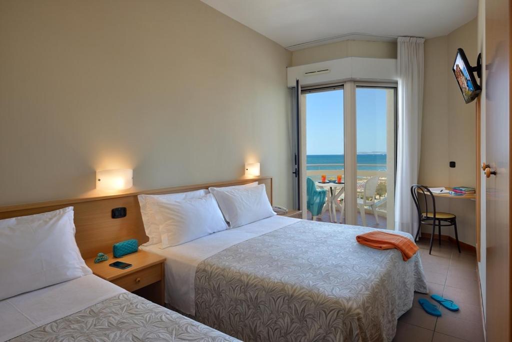 Hotel Nuovo Diana セニガッリア エクステリア 写真