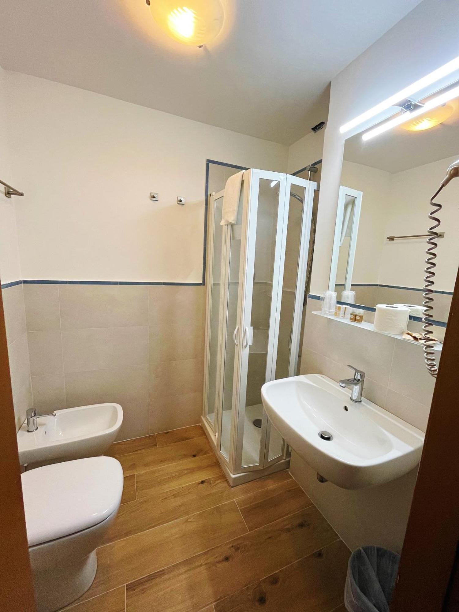 Hotel Nuovo Diana セニガッリア エクステリア 写真
